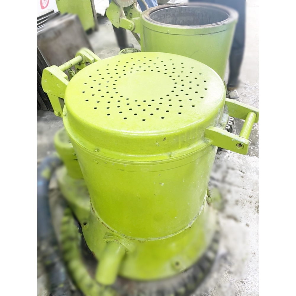 迅速並完全的乾燥大量比較小型之鍍品，運轉時內部溫度為50度~80度完成脫水與乾燥作業。